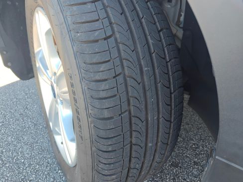 Used 2014 Ford Escape SE image 18