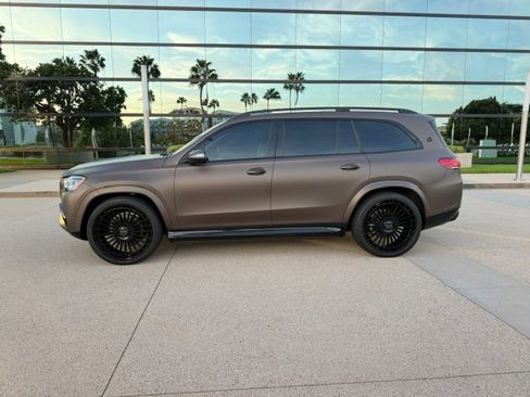 Used 2022 Mercedes-Benz Maybach GLS 600 4MATIC image 2
