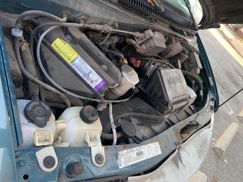 Used 2000 Chevrolet Astro image 5