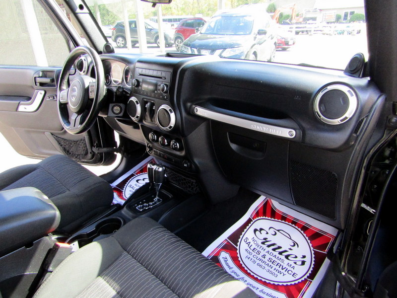 Used 2012 Jeep Wrangler 4WD Rubicon image 21