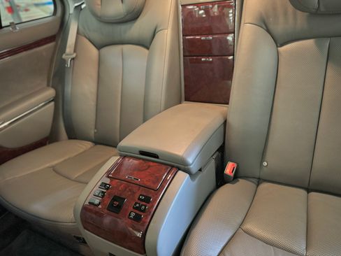 Used 2005 Maybach 57 image 18