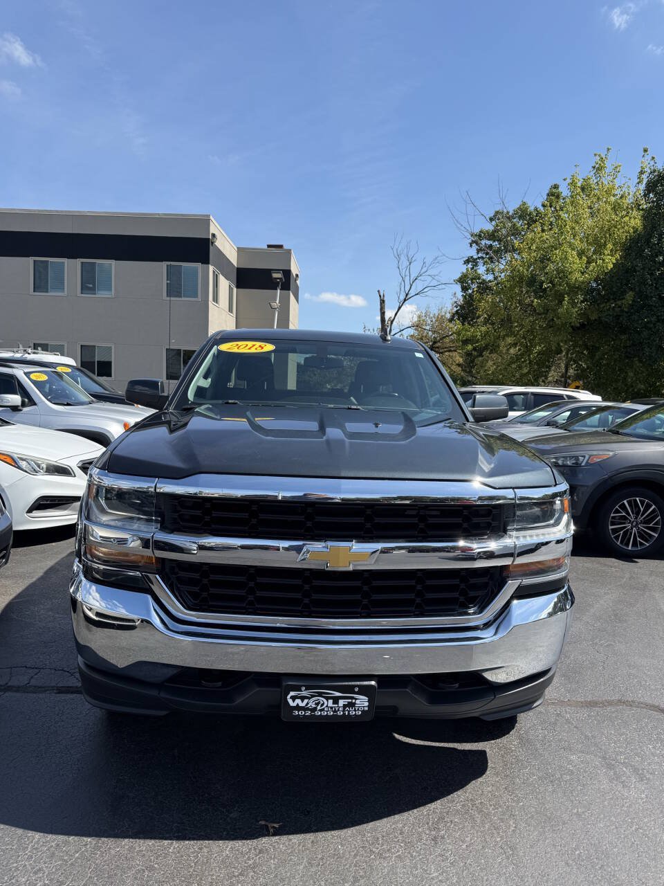 Used 2018 Chevrolet Silverado 1500 LT AWD/4WD image 3