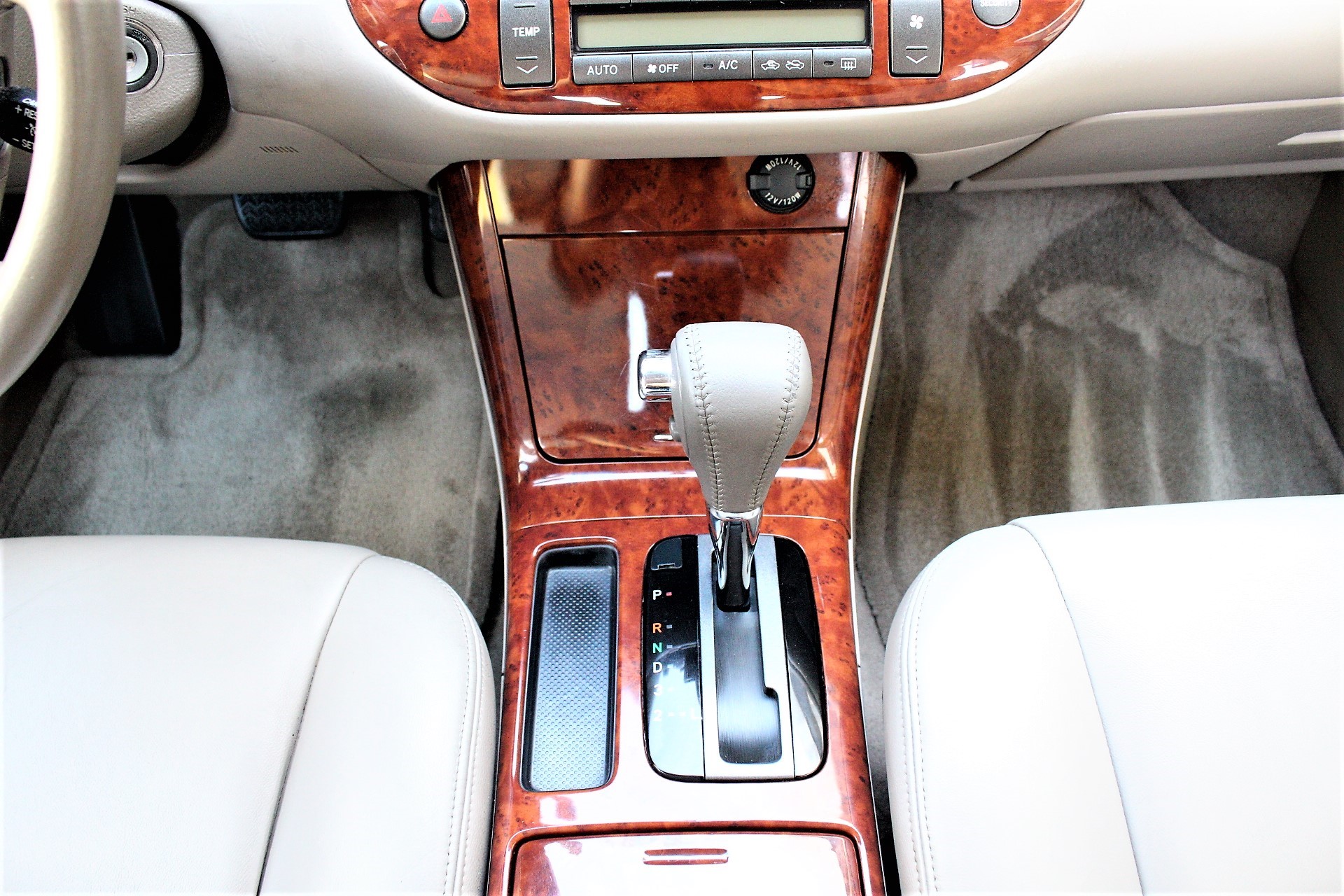 Used 2005 Toyota Camry XLE FWD image 27