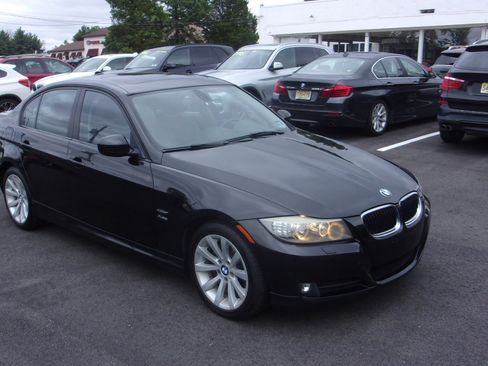 Used 2011 BMW 328i xDrive Sedan AWD/4WD image 1