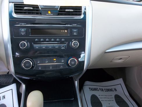 Used 2014 Nissan Altima 2.5 S image 9