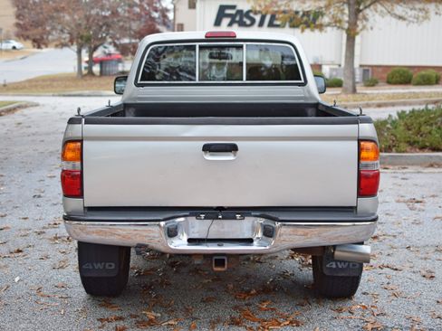Used 2003 Toyota Tacoma SR5 image 7