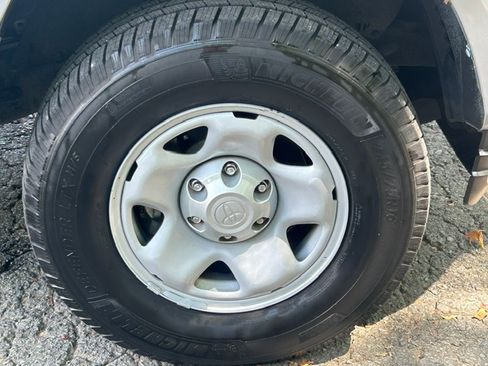 Used 2017 Toyota Tacoma 2WD Access Cab image 26