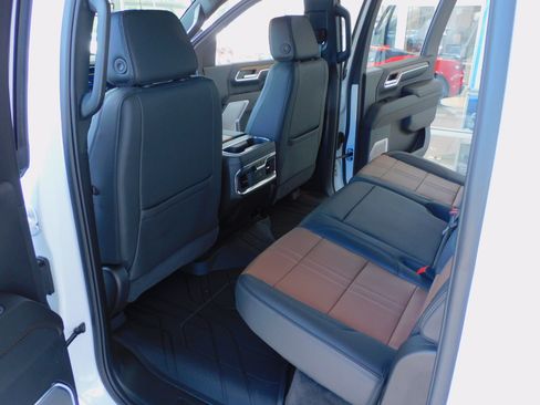 Used 2024 Chevrolet Silverado 3500 4x4 Crew Cab High Country image 23