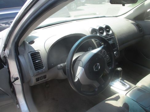 Used 2012 Nissan Altima Sedan FWD image 9
