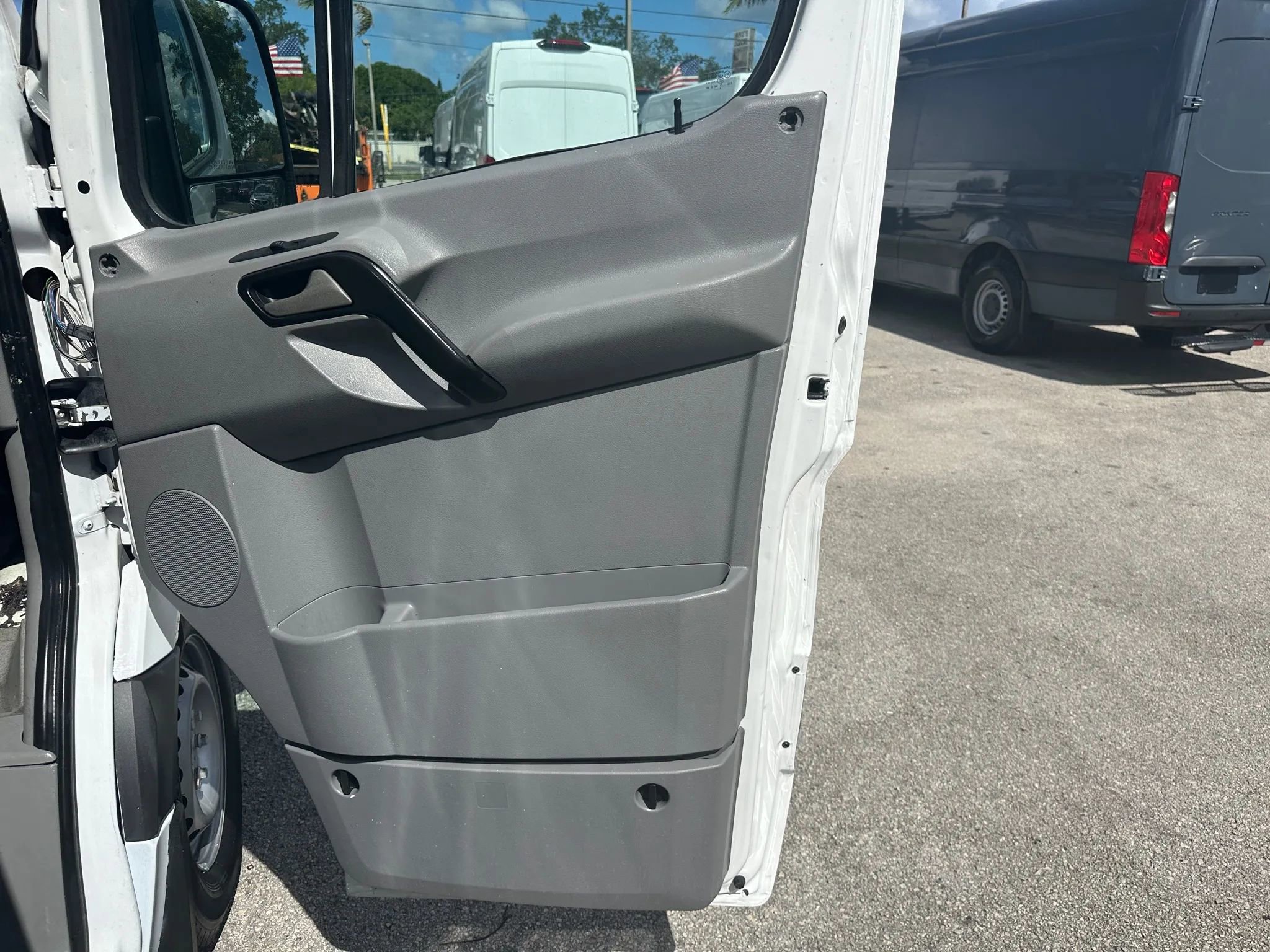 Used 2016 Mercedes-Benz Sprinter 2500 170 Extended Cargo image 16