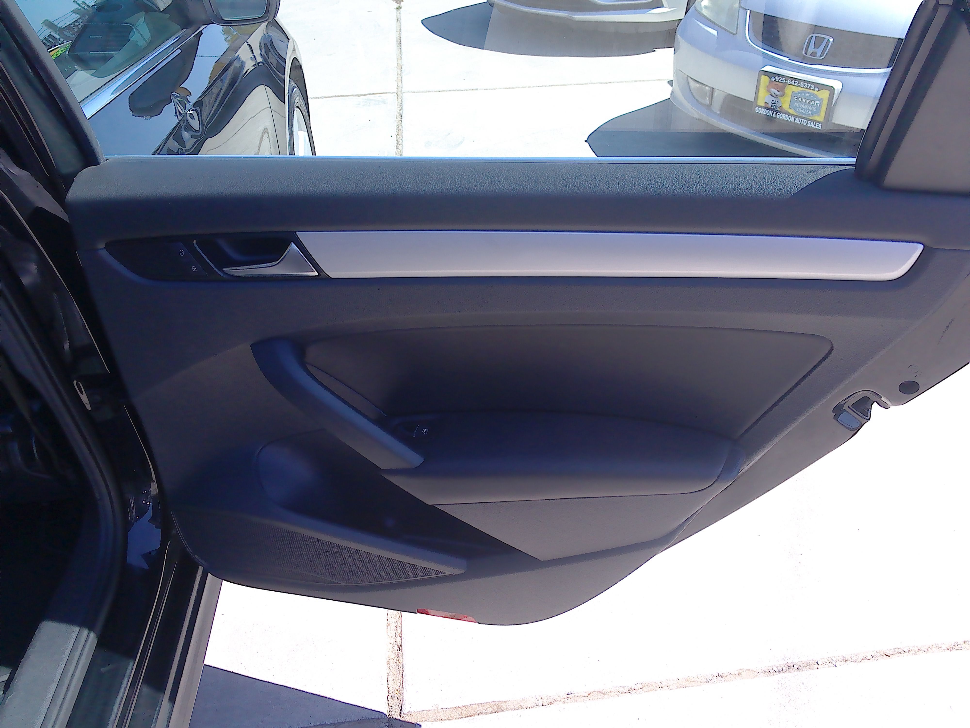Used 2013 Volkswagen Passat SE FWD image 12