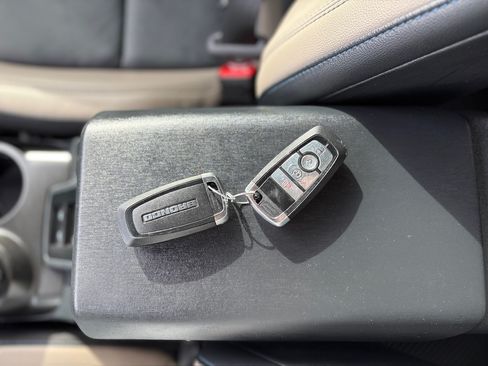 Used 2023 Ford Bronco Wildtrak image 28