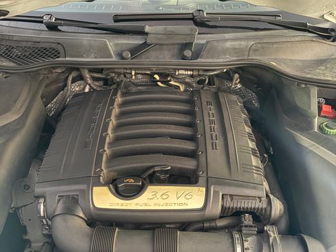 Used 2016 Porsche Cayenne image 16