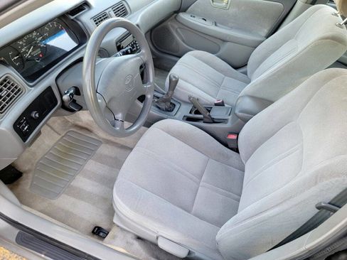 Used 2000 Toyota Camry CE FWD image 28