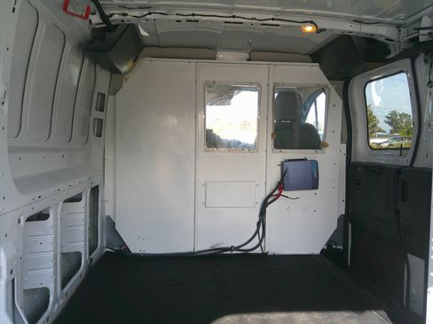 Used 2016 Ford Transit 150 XL image 9