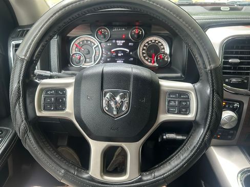 Used 2017 RAM 1500 4x4 Crew Cab Laramie image 30