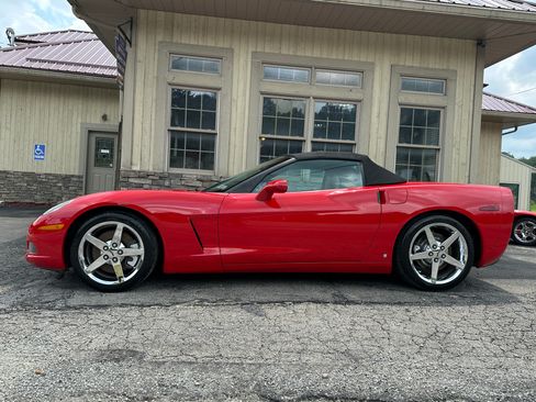 Used 2008 Chevrolet Corvette w/ 3LT image 2