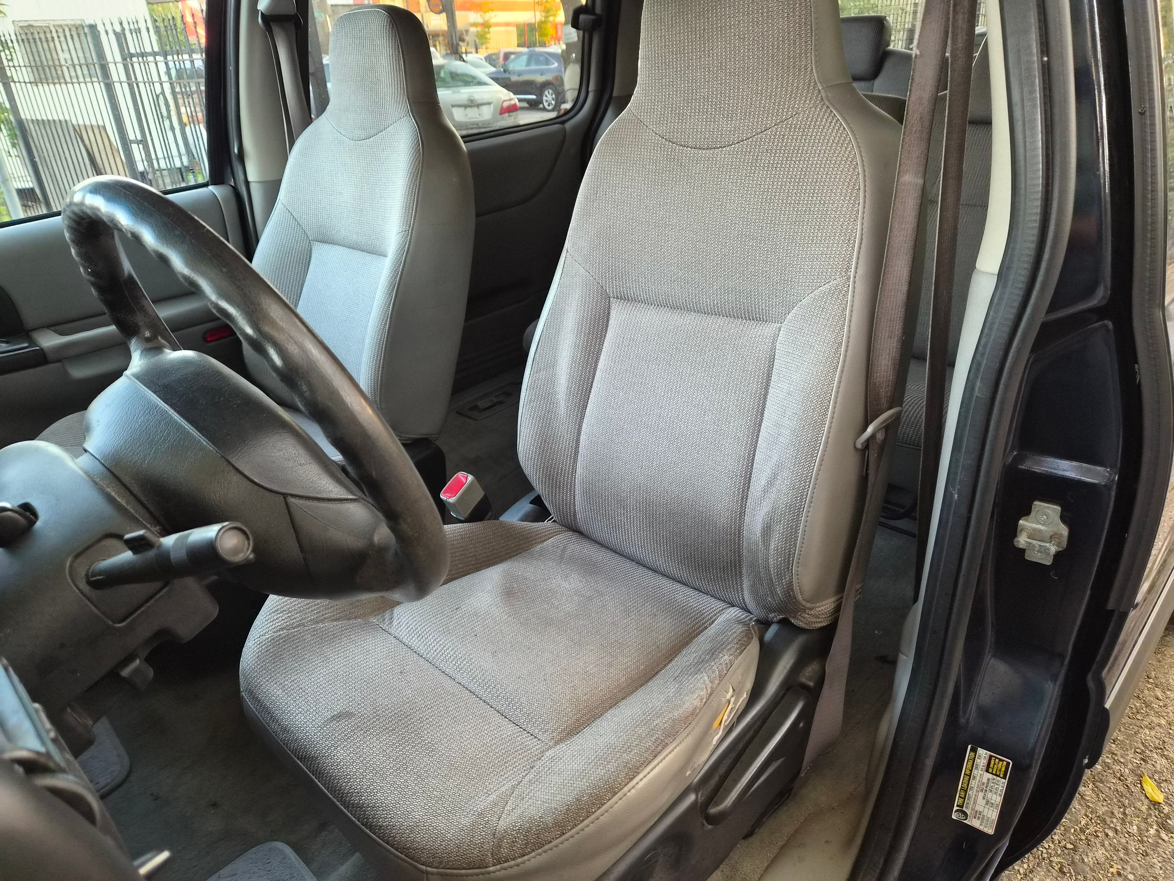 Used 2004 Chevrolet Venture UNAVAIL FWD image 6