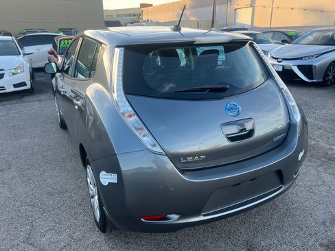Used 2015 Nissan Leaf S image 15