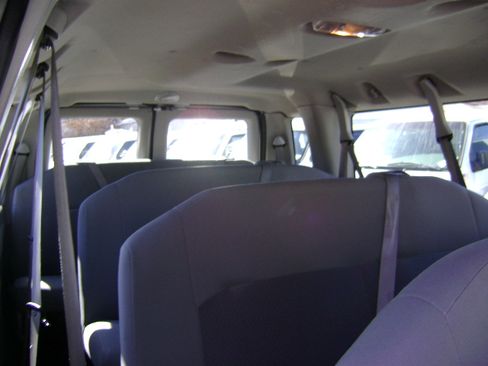 Used 2014 Ford E-350 and Econoline 350 XLT image 8