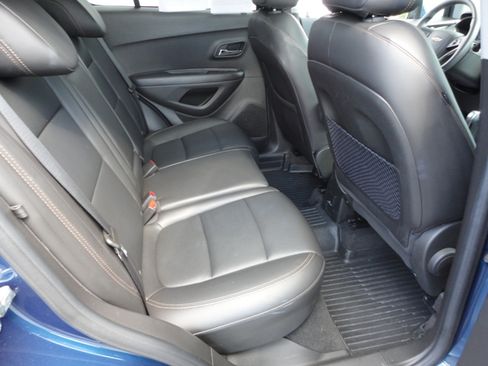 Used 2020 Chevrolet Trax AWD Premier image 23