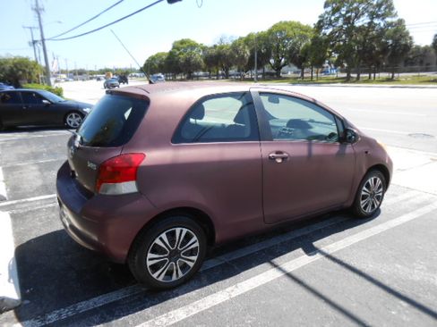 Used 2010 Toyota Yaris 2-Door Hatchback FWD image 5