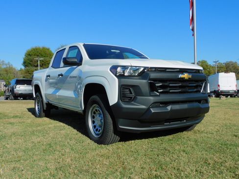 New 2026 Chevrolet Colorado W/T image 9
