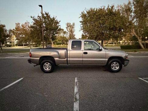 Used 2002 Chevrolet Silverado 1500 4x4 Extended Cab LT w/ Z71 image 9