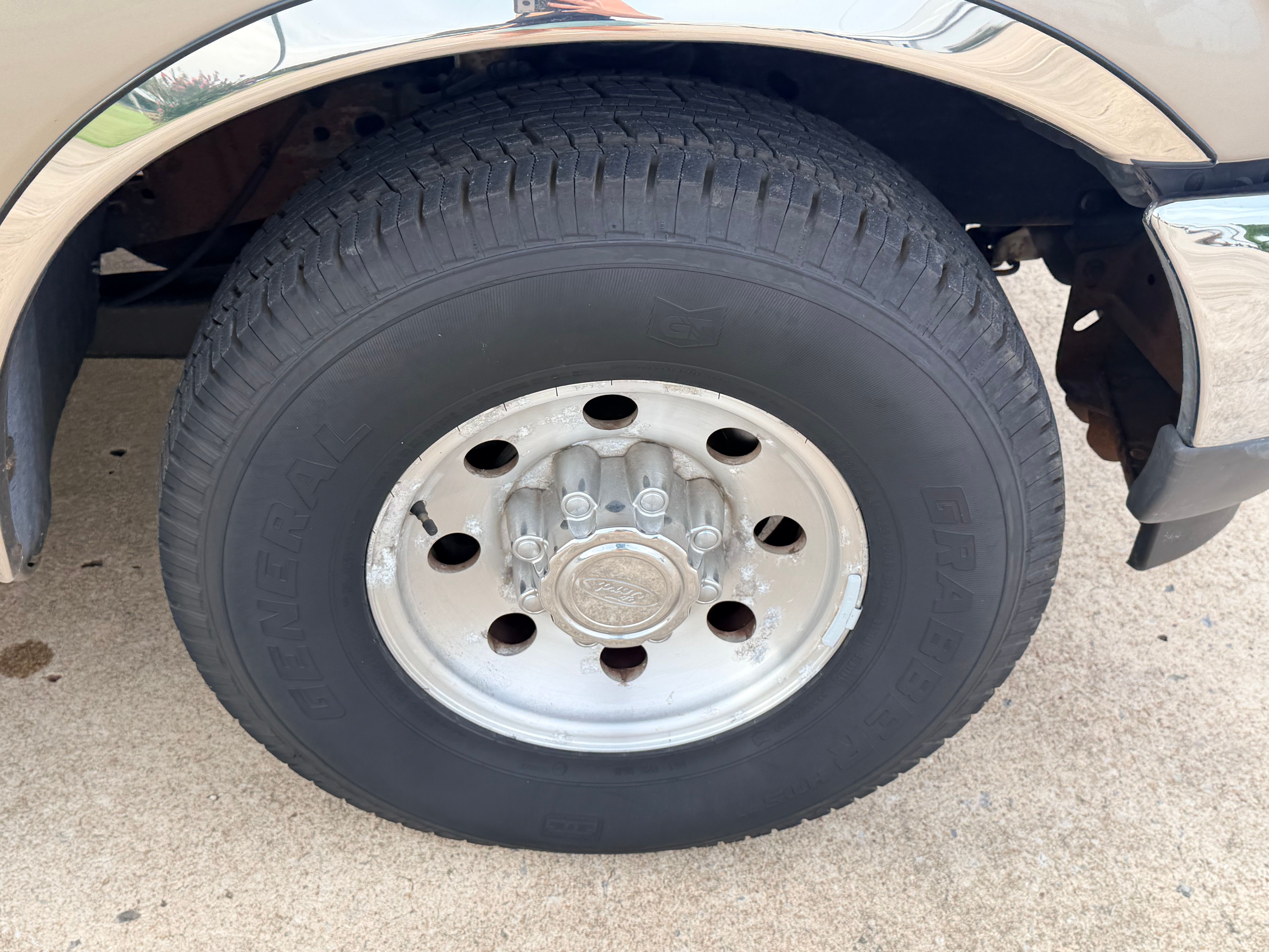 Used 2000 Ford Excursion 2WD XLT image 25