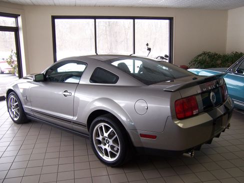 Used 2008 Ford Mustang Shelby GT500 image 2