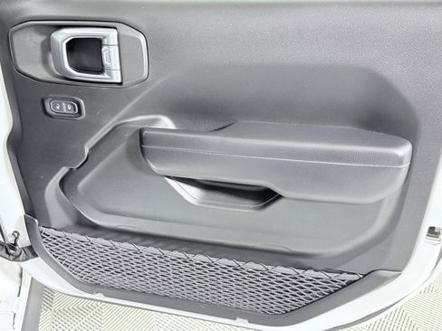 Used 2021 Jeep Gladiator Sport S image 27