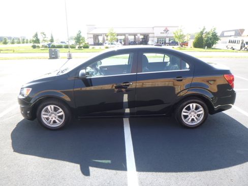 Used 2016 Chevrolet Sonic LT image 1