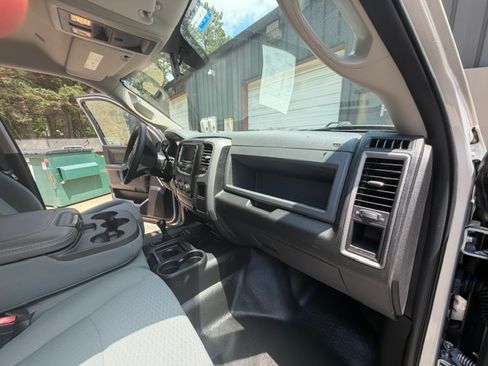 Used 2018 RAM 2500 4x4 Crew Cab ST image 21
