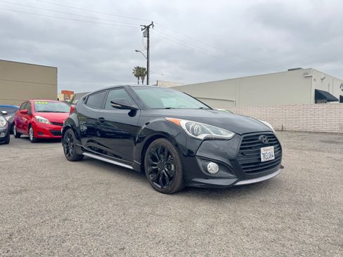 Used 2015 Hyundai Veloster Turbo FWD image 11