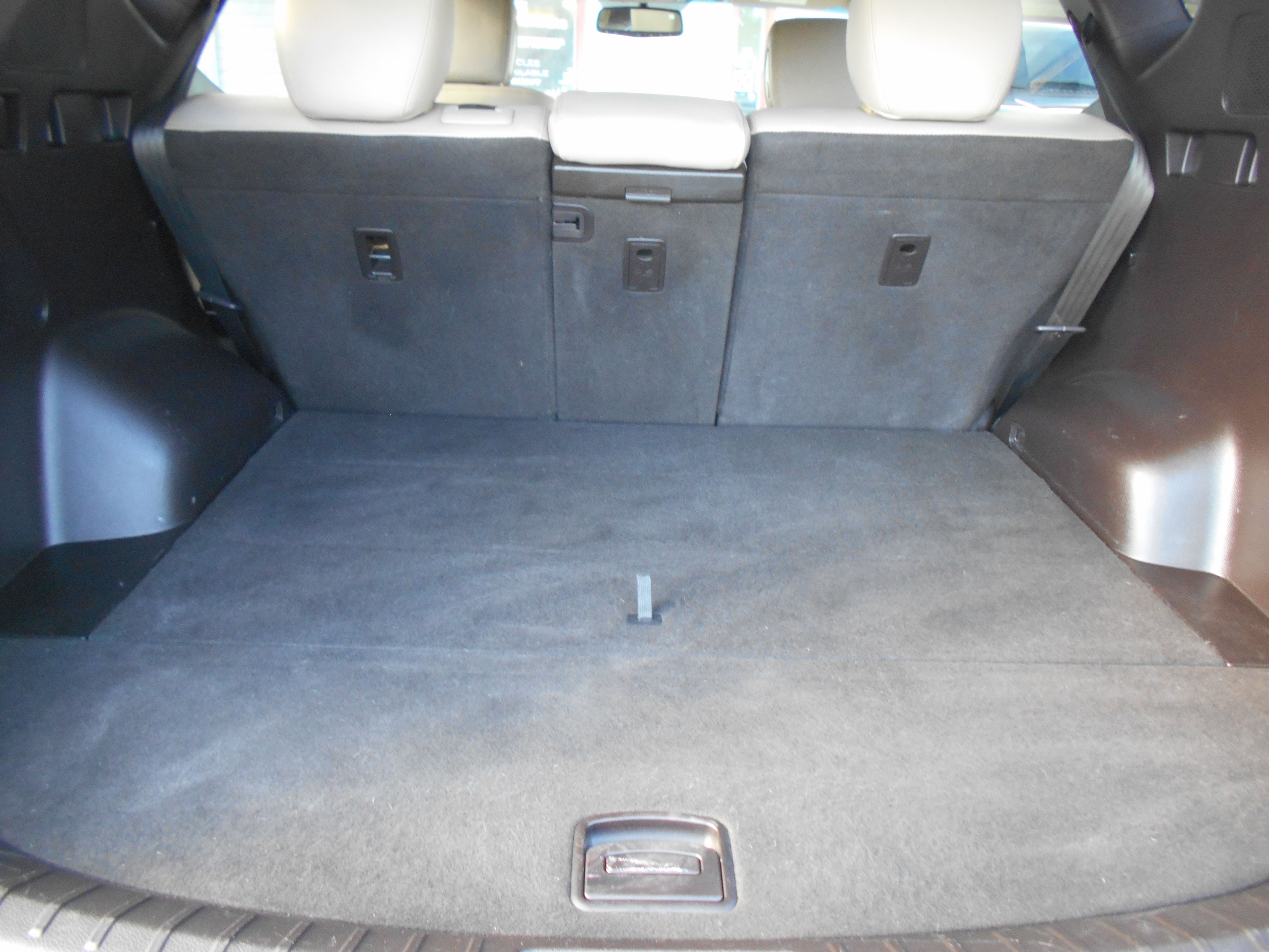 Used 2015 Hyundai Santa Fe w/ Ultimate Package FWD image 7