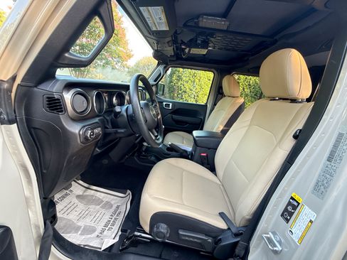 Used 2020 Jeep Gladiator Sport AWD/4WD image 7