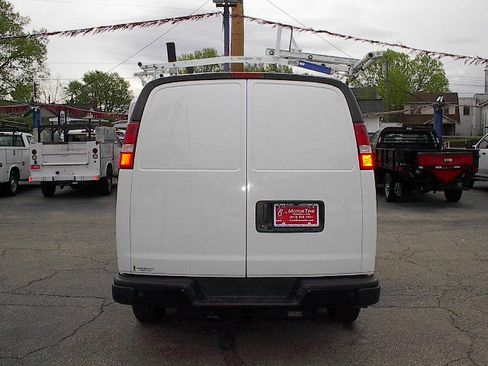 Used 2019 Chevrolet Express 2500 image 5