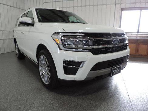 Used 2023 Ford Expedition Limited image 7