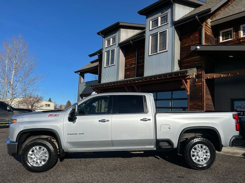 Used 2020 Chevrolet Silverado 3500 LTZ image 3