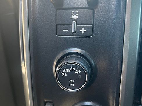 Used 2018 Chevrolet Silverado 1500 LT image 36