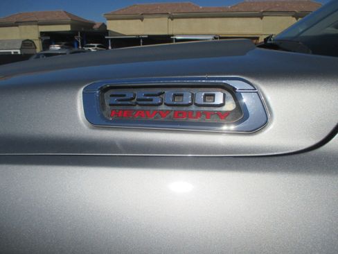 Used 2019 RAM 2500 4x4 Crew Cab Tradesman image 4