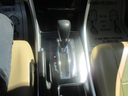Used 2016 Honda Accord LX Sedan image 7