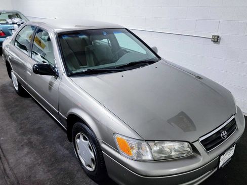 Used 2000 Toyota Camry CE FWD image 8