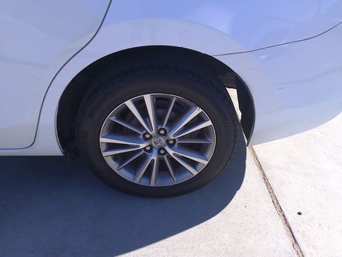 Used 2014 Toyota Corolla LE Premium FWD image 39