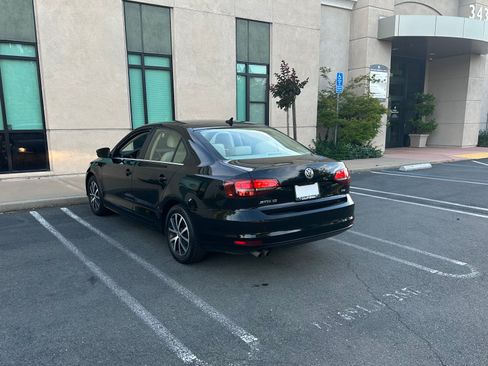 Used 2017 Volkswagen Jetta SEL w/ Cold Weather Package FWD image 8