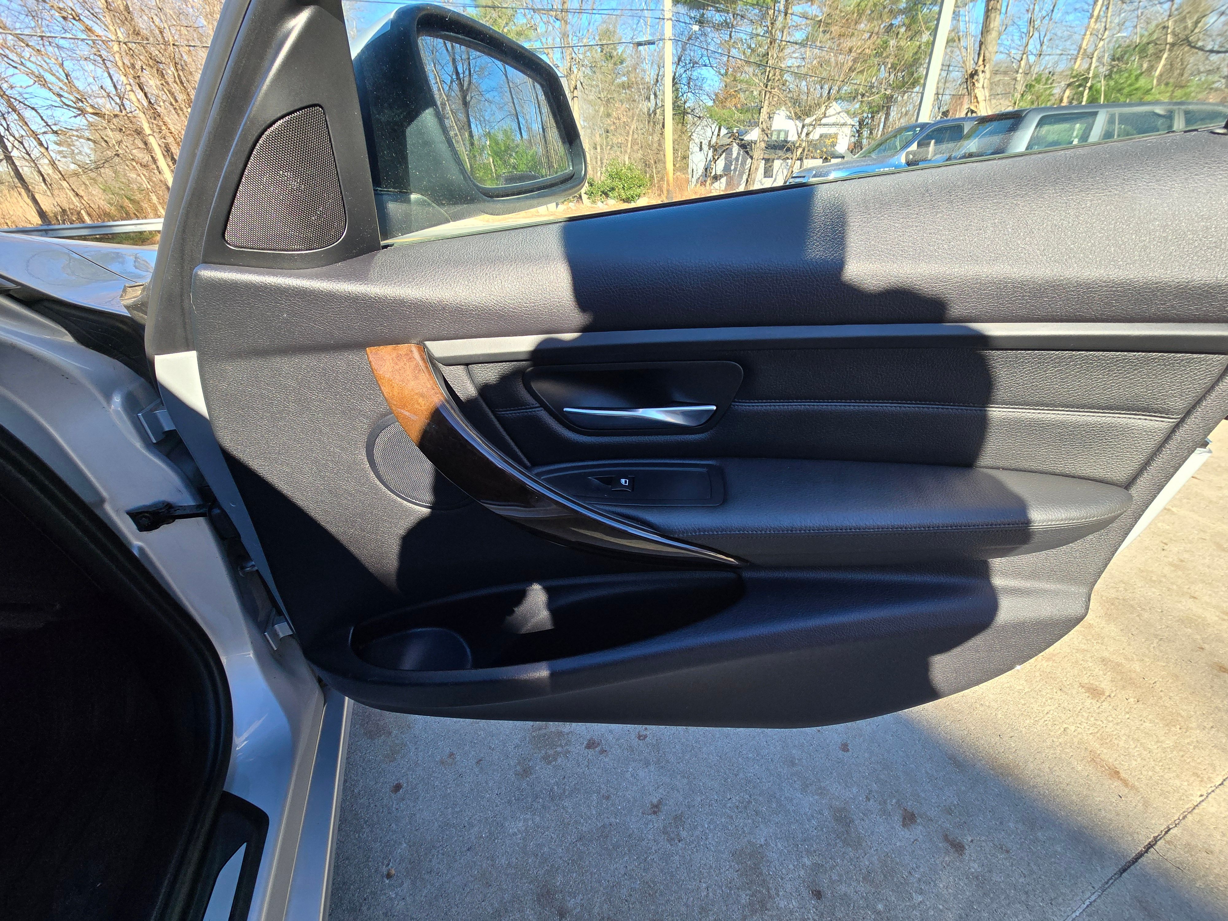 Used 2015 BMW 328d xDrive AWD/4WD image 9