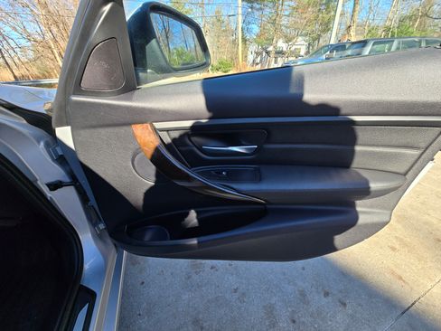 Used 2015 BMW 328d xDrive image 9