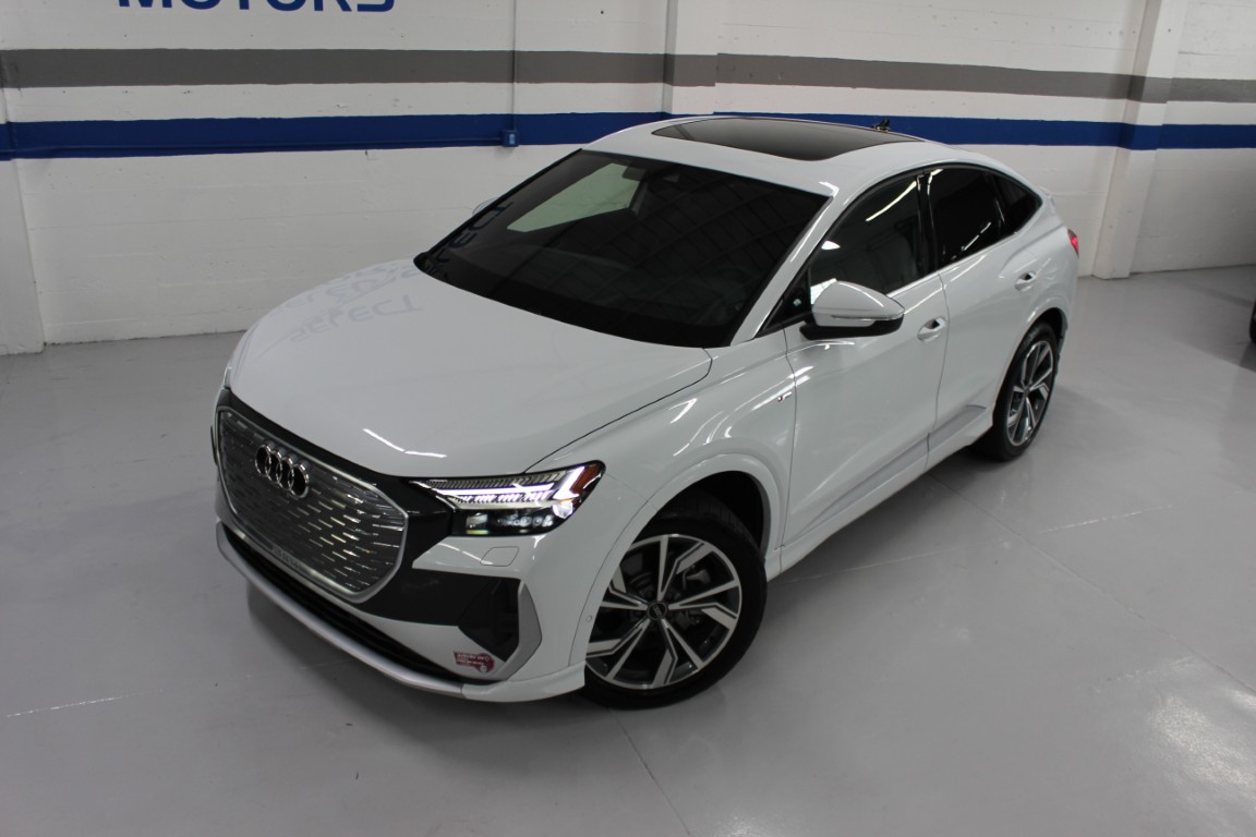 Used 2024 Audi Q4 e-tron quattro Prestige Sportback AWD/4WD image 4