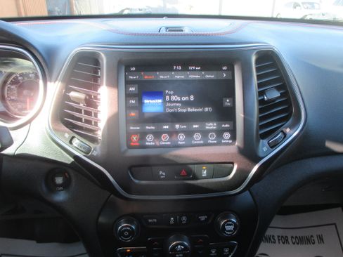 Used 2021 Jeep Cherokee 4WD Trailhawk image 8