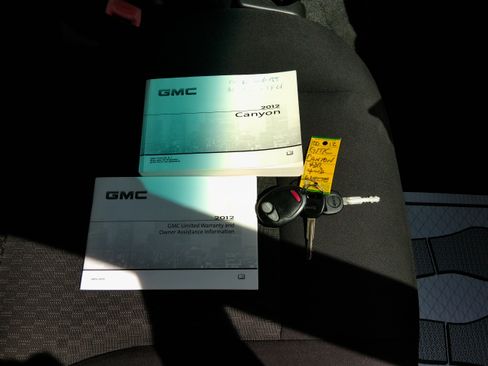 Used 2012 GMC Canyon 4x4 Crew Cab SLE w/ Z71 image 57